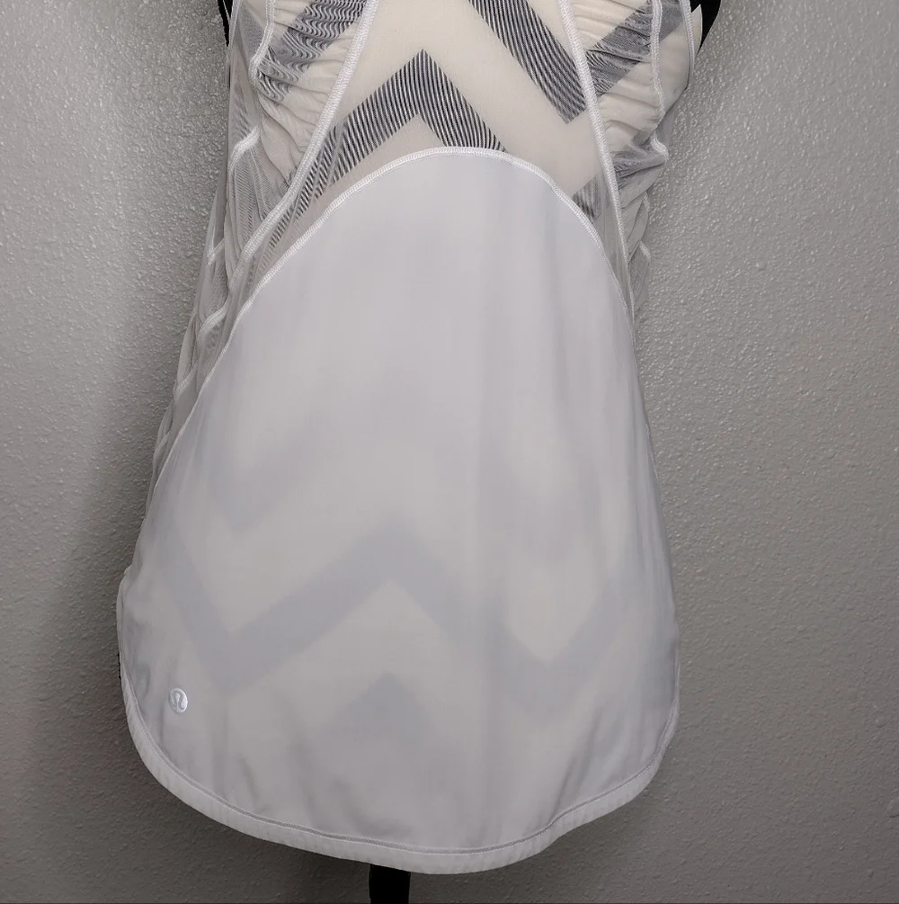 Lululemon White Workout Athletic Tank Top Sz 4